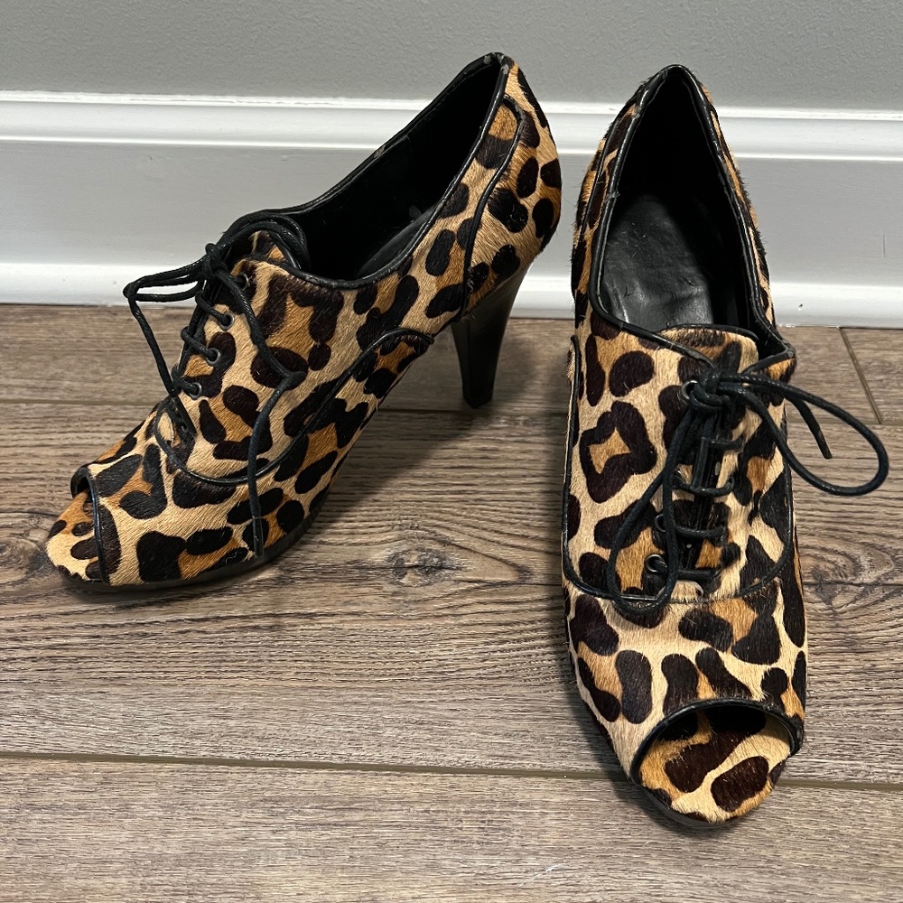 Vigotti Leopard Calf Hair Lace-Up Peep-Toe Booties | Size 9W